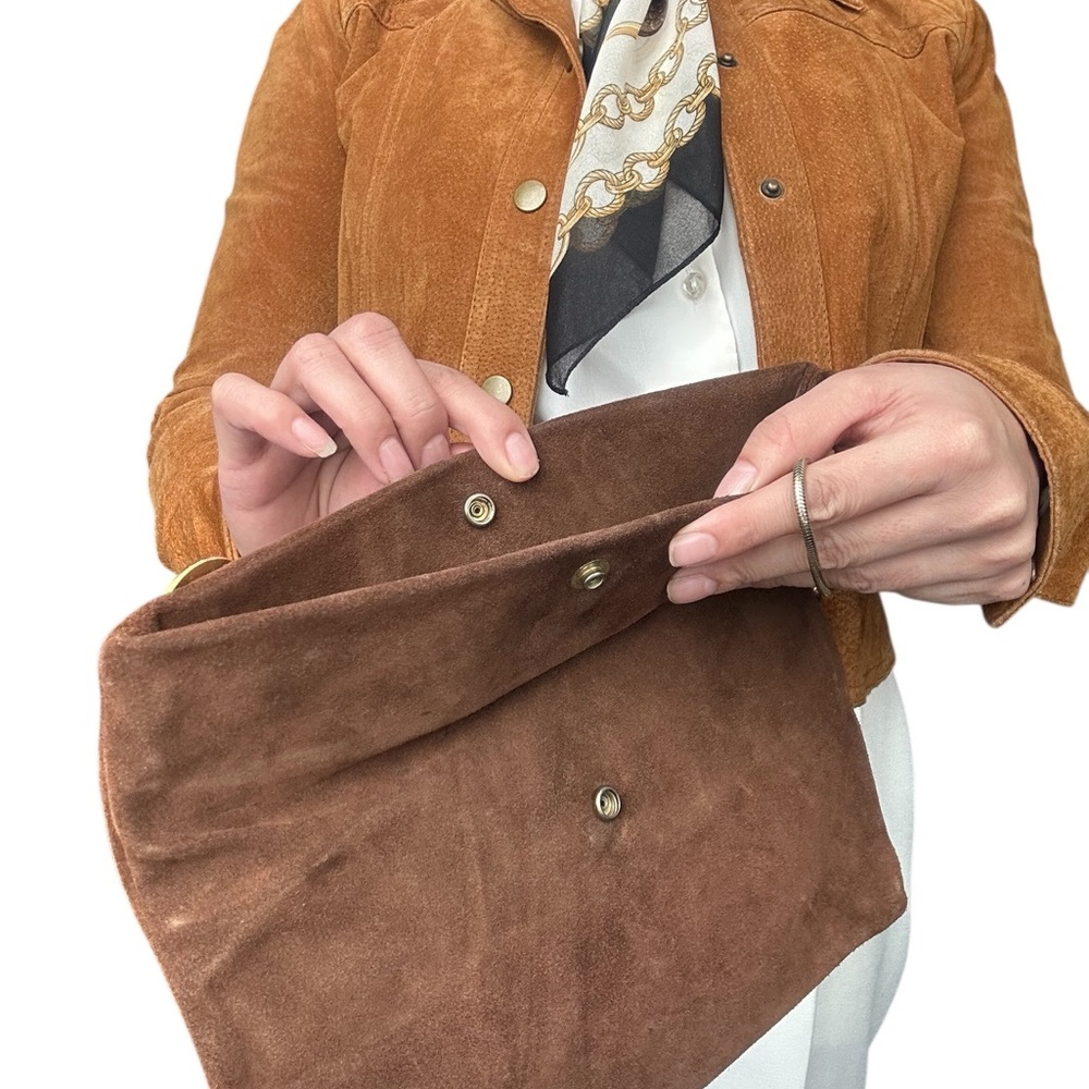 Brown leather clutch with minimalist gold-tone details and gold chain wristlet - Picture 7 of 14